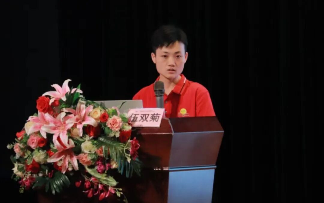 感悟思想伟力、汲取奋进力量——25级学子集体学习《习近平新时代中国特色社会主义思想》学生读本